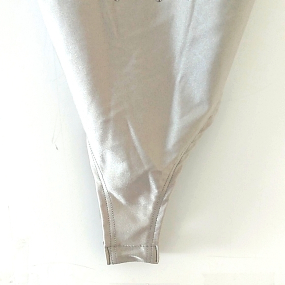 BODYSUIT GRAY SILVER STUDDED V-NECK HIGH-CUT THONG SIZE MEDIUM NWT - Picture 3 of 7